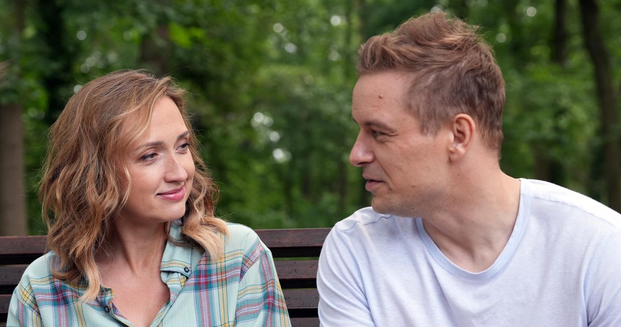 Asia (Anna Gzyra) i Hubert (Marek Molak) będą zaskoczeni postawą Emila /Źródło: AIM