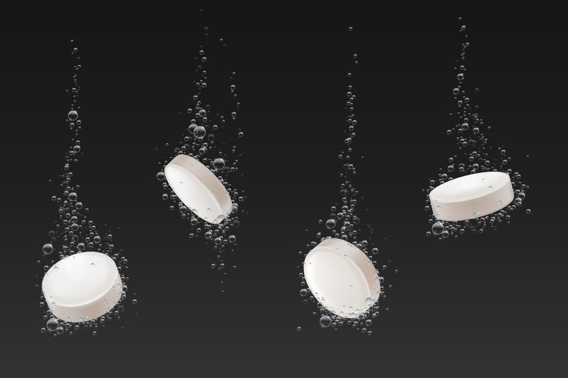 Aspiryna ma doskonałe właściwości wybielające /123RF/PICSEL