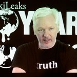 Assange bez internetu z powodu ataków na Clinton