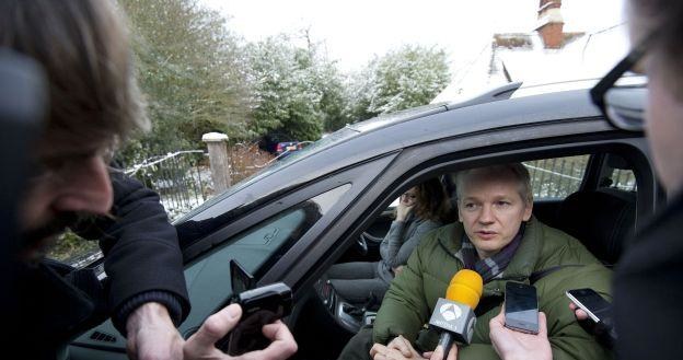 Assange - dla jednych bohater, dla drugich przekleństwo /AFP