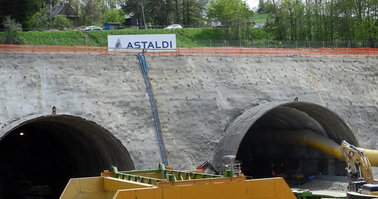 Astaldi m.in. buduje tunel w ciągu Zakopianki /Marek Lasyk  /Reporter