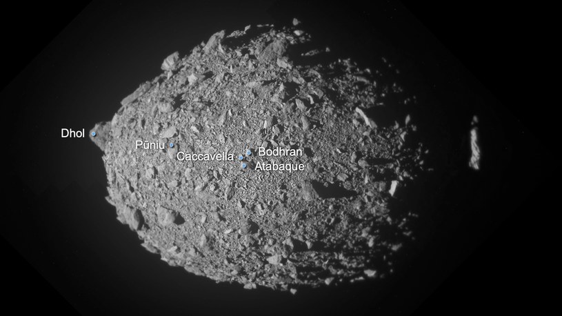 Asteroida Dimorphos widoczna z pokładu statku DART wysłanego przez NASA. /NASA/Johns Hopkins APL /materiał zewnętrzny