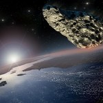 Asteroida została wychwycona przez system wczesnego ostrzegania na kilka godzin przed uderzeniem w Ziemię