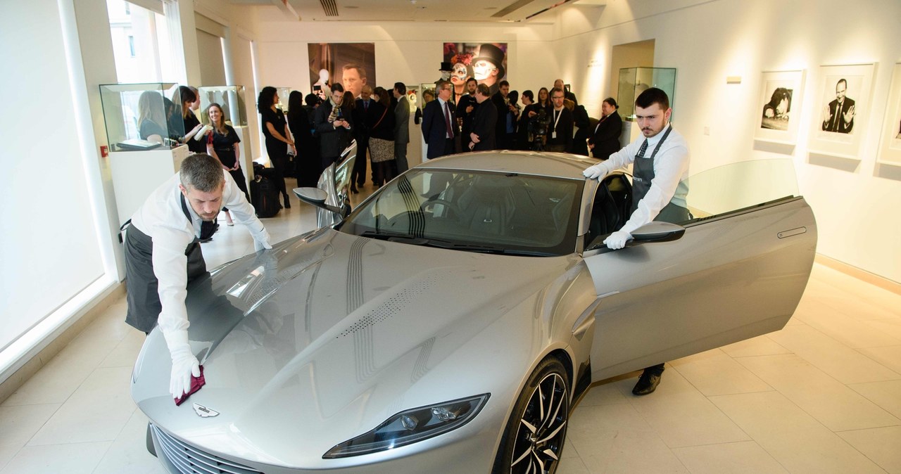 Aston Martin DB10 został sprzedany na aukcji /AFP