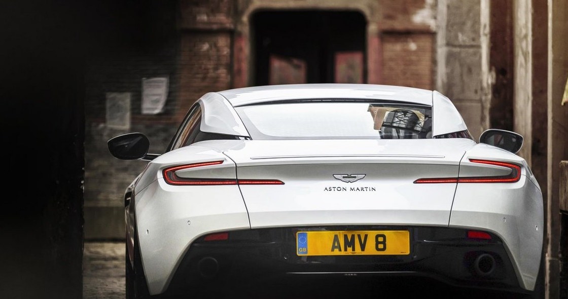 Aston Martin DB11 V8 /Informacja prasowa