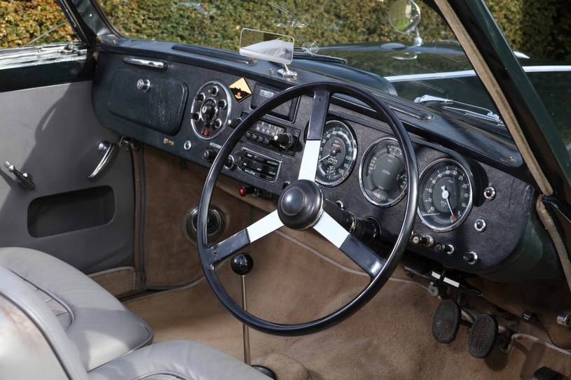 Aston Martin Lagonda Drophead Coupe /Fot. H&H Classics /Informacja prasowa