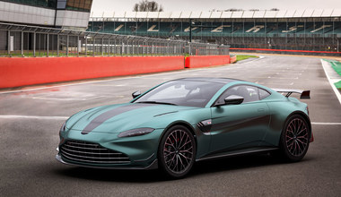 Aston Martin pozostanie przy silnikach V12. Przynajmniej na razie