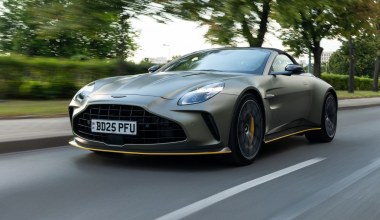 Aston Martin Vantage Roadster z V8 jeździ jak elektryk. I ma najszybszy dach