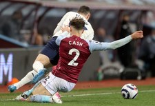 Aston Villa - Manchester City 1-2. Dwie czerwone kartki w zaciętym meczu