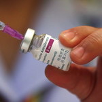 AstraZeneca broni swojej szczepionki. "Nie ma dowodów na zwiększone ryzyko" 