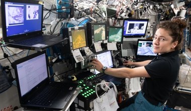 Astronauci na ISS dostali nowe laptopy. Kosmiczny sprzęt
