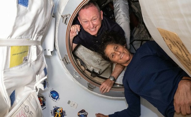 Astronauci uwięzieni na orbicie mogą nie wrócić na Ziemię do 2025 roku