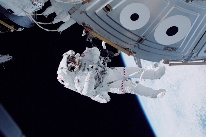 Astronauta przy Międzynarodowej Stacji Kosmicznej /Getty Images