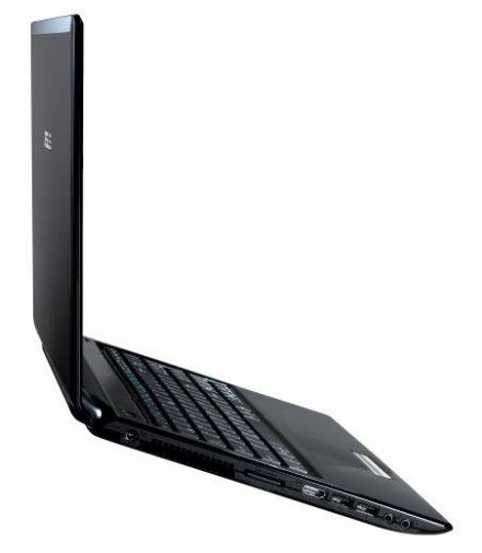 ASUS UL50 - dzięki mobilnej platformie ten notebook wytrzyma wiecej niz 10 h na baterii /materiały prasowe