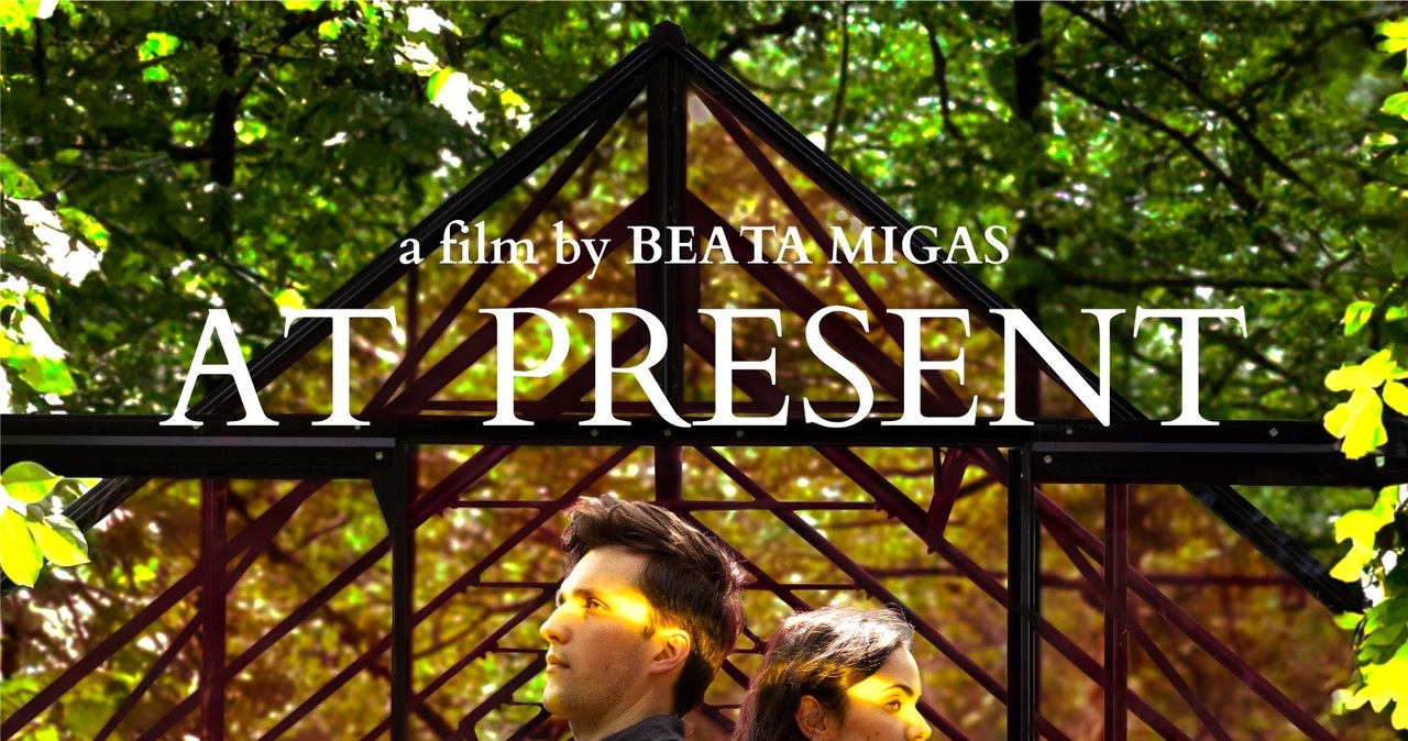 "At present" - plakat filmu /pomponik exlusive /pomponik exclusive