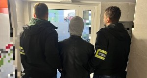 Atak 16-letniego nożownika w Rzeszowie. Napastnik był w masce przeciwgazowej