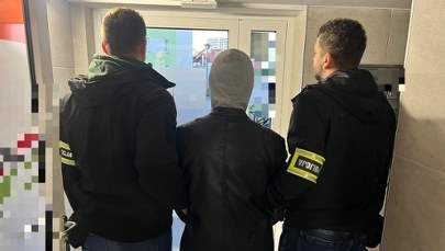 Atak 16-letniego nożownika w Rzeszowie. Napastnik był w masce przeciwgazowej