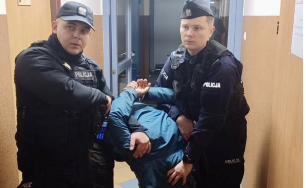 Atak maczetą w Warszawie. Napastnik usłyszał zarzuty i trafił do aresztu