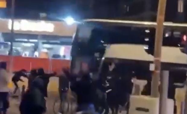 Atak na autokar piłkarzy w Marsylii. 9 osób zatrzymanych