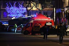 Atak na jarmarku bożonarodzeniowym w Strasburgu