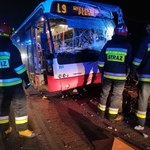 Atak na kierowcę autobusu w Wieliszewie. Pojazd wypadł z drogi