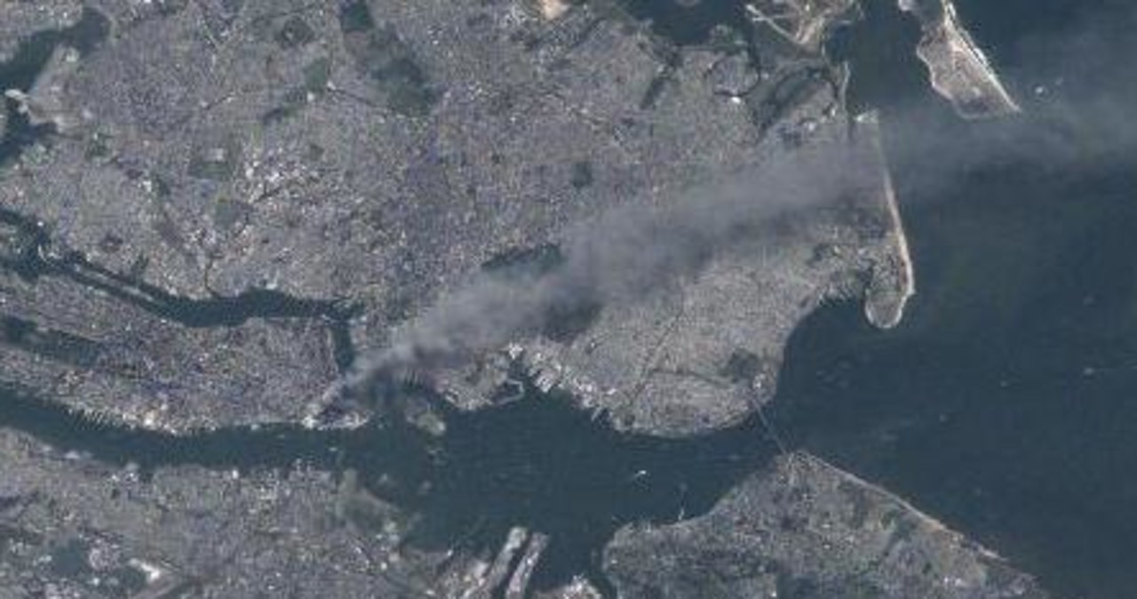 Atak na WTC widziany z kosmosu