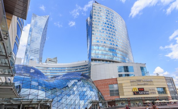 Atak nożem przed Złotymi Tarasami. Kobiecie puściły nerwy