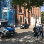 Atak nożownika na księdza przed kościołem we Wrocławiu