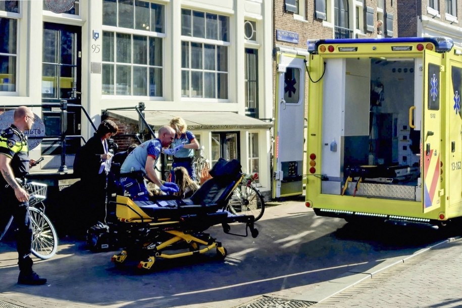Atak nożownika w Amsterdamie /-/AFP /East News