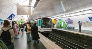 Atak nożownika w paryskim metrze. Ranne trzy kobiety