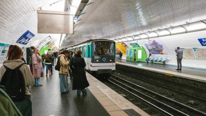 Atak nożownika w paryskim metrze. Ranne trzy kobiety