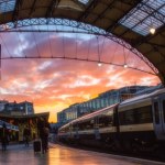 Atak nożownika w pociągu w Anglii. Są ranni