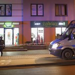 Atak nożownika w sklepie w Sochaczewie. Sprawca nie żyje 