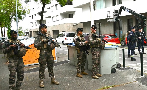 Atak nożownika w szkole we Francji. Są ofiary 