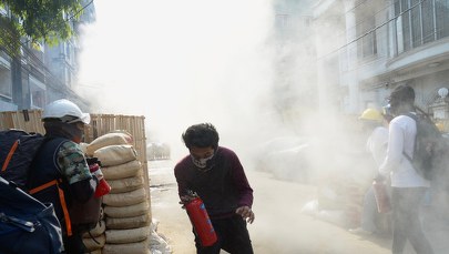 Atak rakietowy na szkołę i meczet w Jemenie. Są zabici i ranni