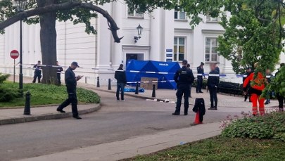 Atak siekierą na Uniwersytecie Warszawskim. Jedna osoba nie żyje, druga ciężko ranna