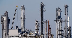 Atak USA i Izraela na kluczowy kompleks petrochemiczny w Iranie