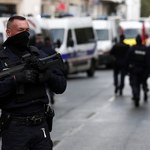 Atak w pobliżu dawnej siedziby "Charlie Hebdo". Schwytano dwóch podejrzanych