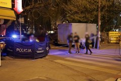 Atak zamaskowanego nożownika w Warszawie. Napastnik został zatrzymany