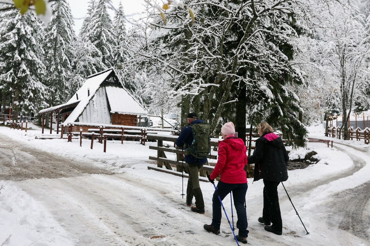Atak zimy na Podhalu. Śnieg spadł nie tylko w Tatrach  