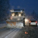 Atak zimy na Pomorzu. Zasypanych wiele dróg, jest apel policji