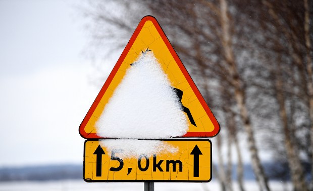 Atak zimy na Śląsku. Trudne warunki na drogach