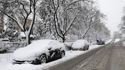 Atak zimy w kwietniu. Od rana ponad 1300 interwencji strażaków, alert RCB