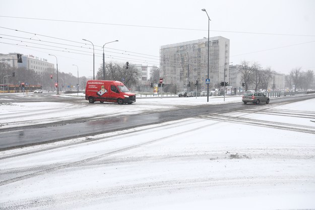 Atak zimy w Warszawie /Tomasz Gzell /PAP