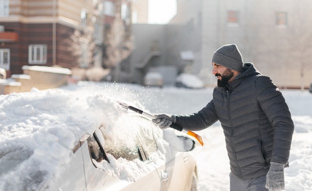 Atak zimy. Za nieodśnieżone auto mandat nawet 3 tys. zł