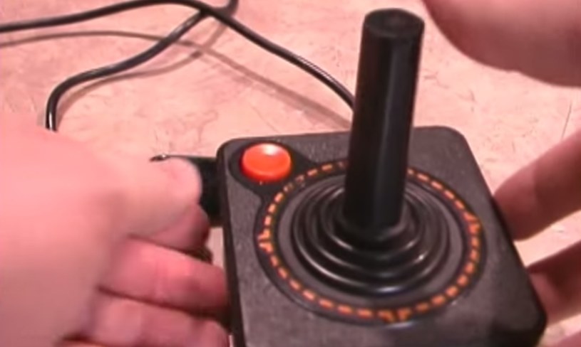 Atari 2600 - fragment materiału wideo znalezionego na kanale "Lord Karnage" w serwisie youtube.com /materiały źródłowe
