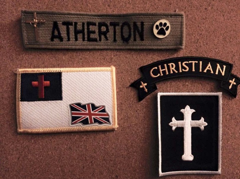 Atherton nie ukrywa, że jest współczesnym chrześcijańskim bojownikiem /East News