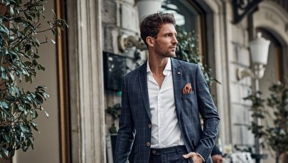 Atrakcyjność pomaga mężczyznom w karierze nawet bardziej niż kobietom