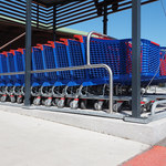 Auchan będzie mógł otwierać sklepy w niedziele. Sieć ma umowę z operatorem usług pocztowych i kurierskich