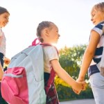 plecak szkolny Auchan już przygotowuje do szkoły. Podstawowy zestaw skompletujesz za około 30 zł